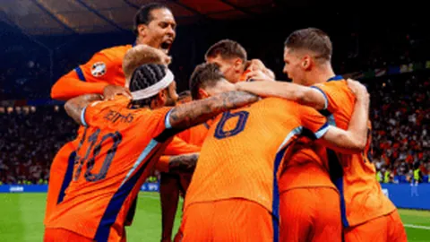 重温经典！拉莫斯社交媒体分享93分钟逆转马竞与力夺世界杯漫画瞬间