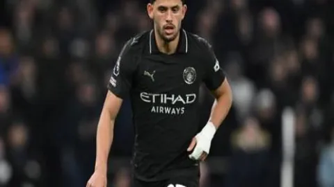 英超赛场隐身之谜：霍伊伦21场仅射门16次，同列末位引发热议